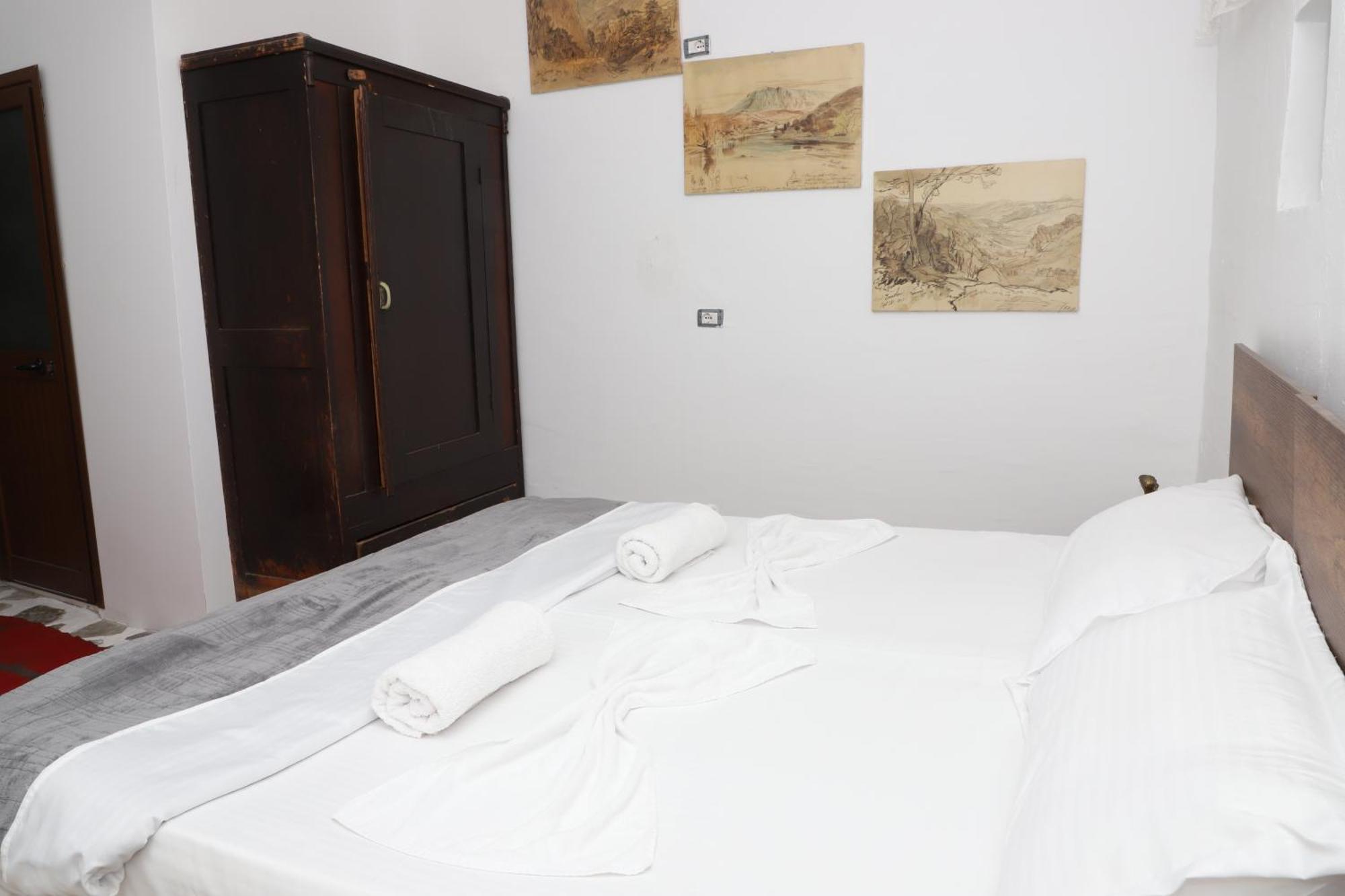 Hotel Edward Lear Berat Exteriér fotografie